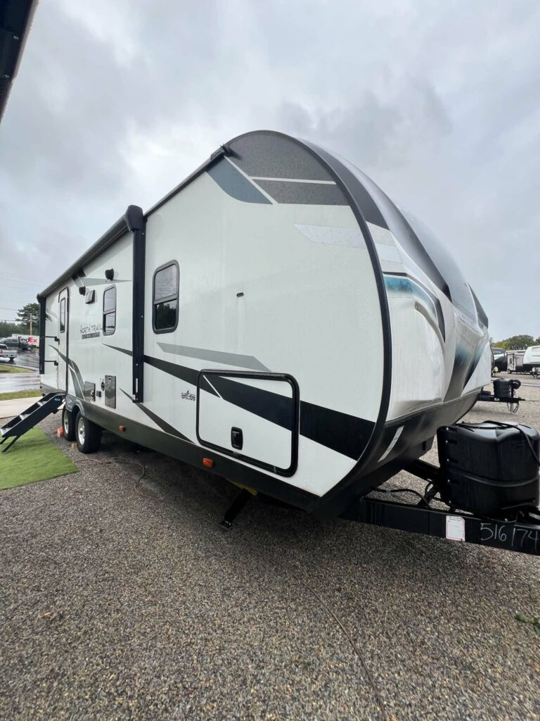 2022 NORTH TRAIL 24DBS VIN 6174