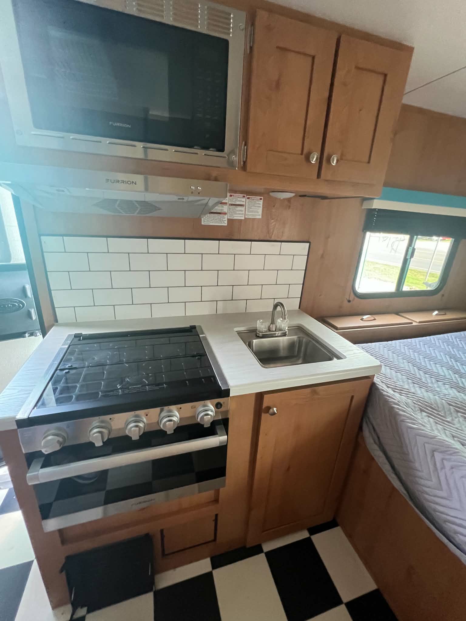 2022 Riverside RV Retro 165 - Image 5