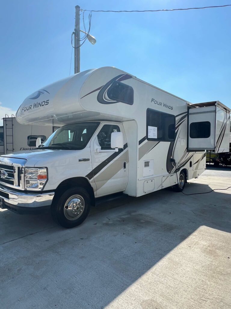 2018 Ford Thor Motor Coach Four Winds 22B