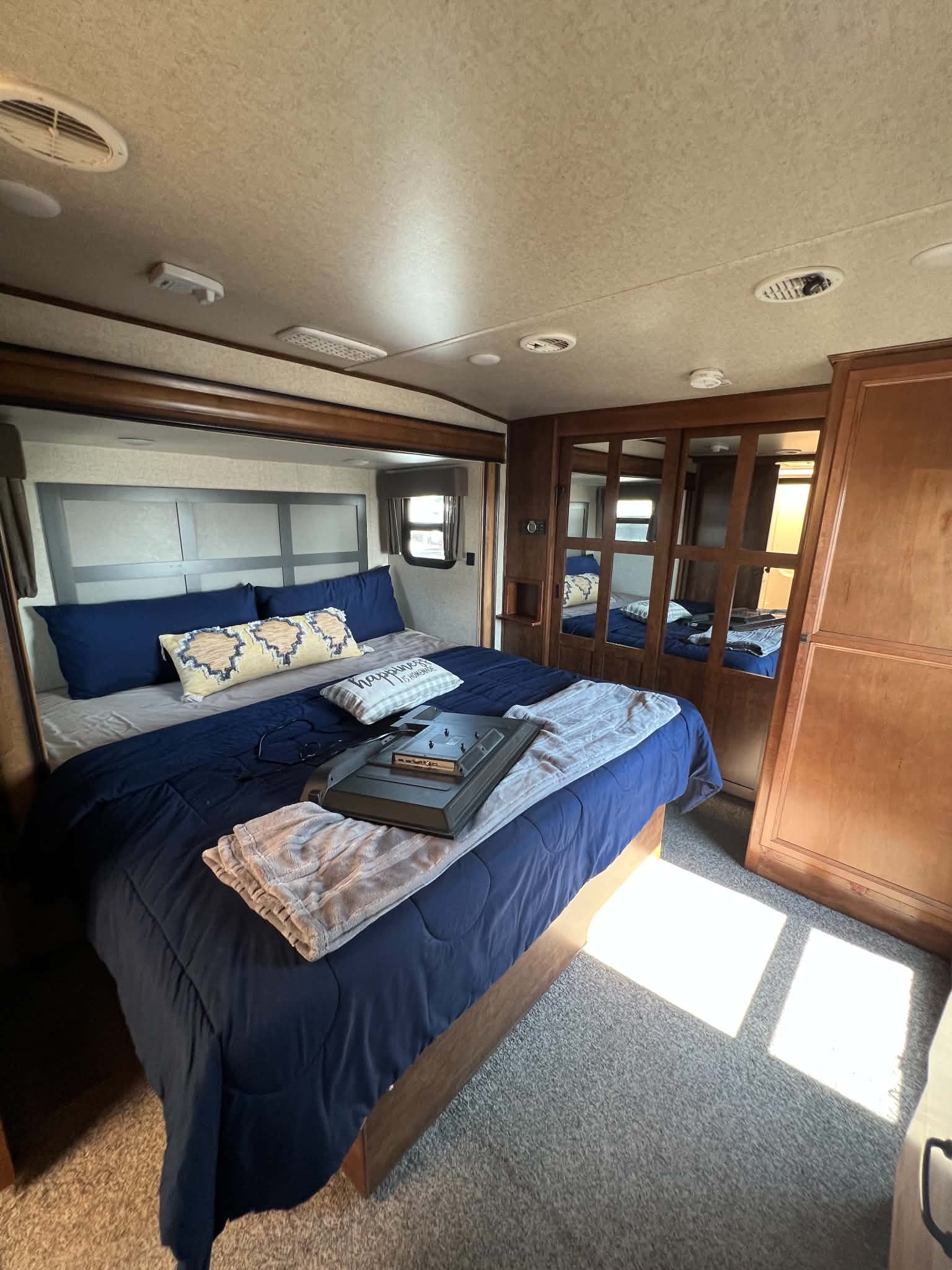 2018 Big Country 5th Wheel Model 3850MB VIN 5995 - Image 26
