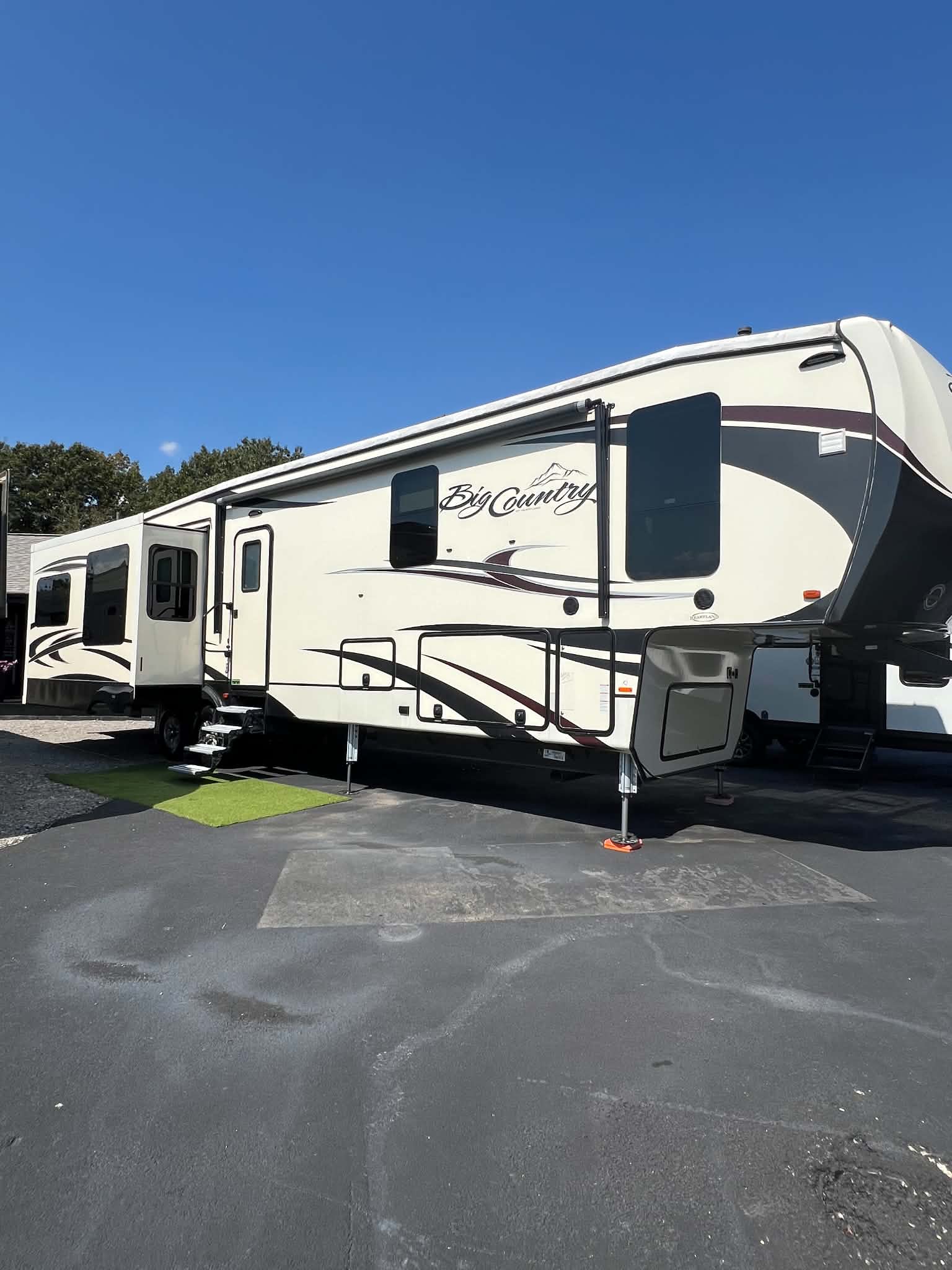 2018 Big Country 5th Wheel Model 3850MB VIN 5995