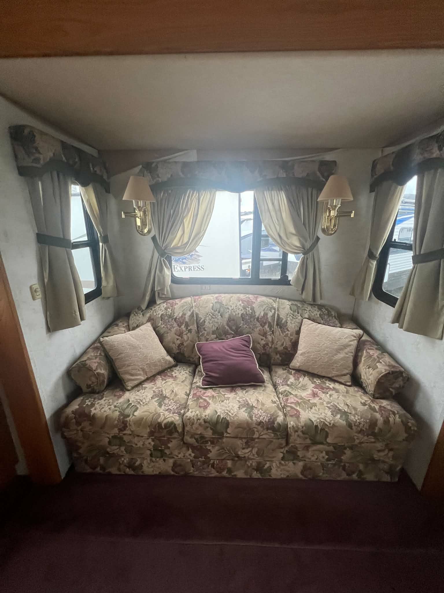 2000 CARRIAGE 5th WHEEL LC 364 - Image 8