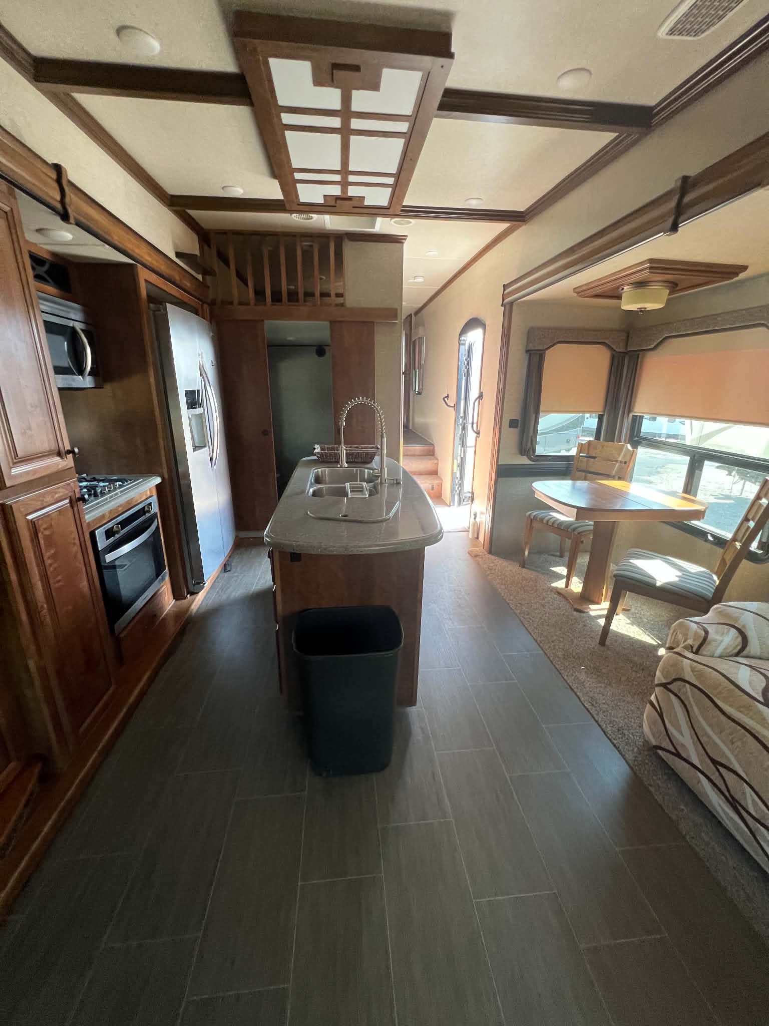 2018 Big Country 5th Wheel Model 3850MB VIN 5995 - Image 14