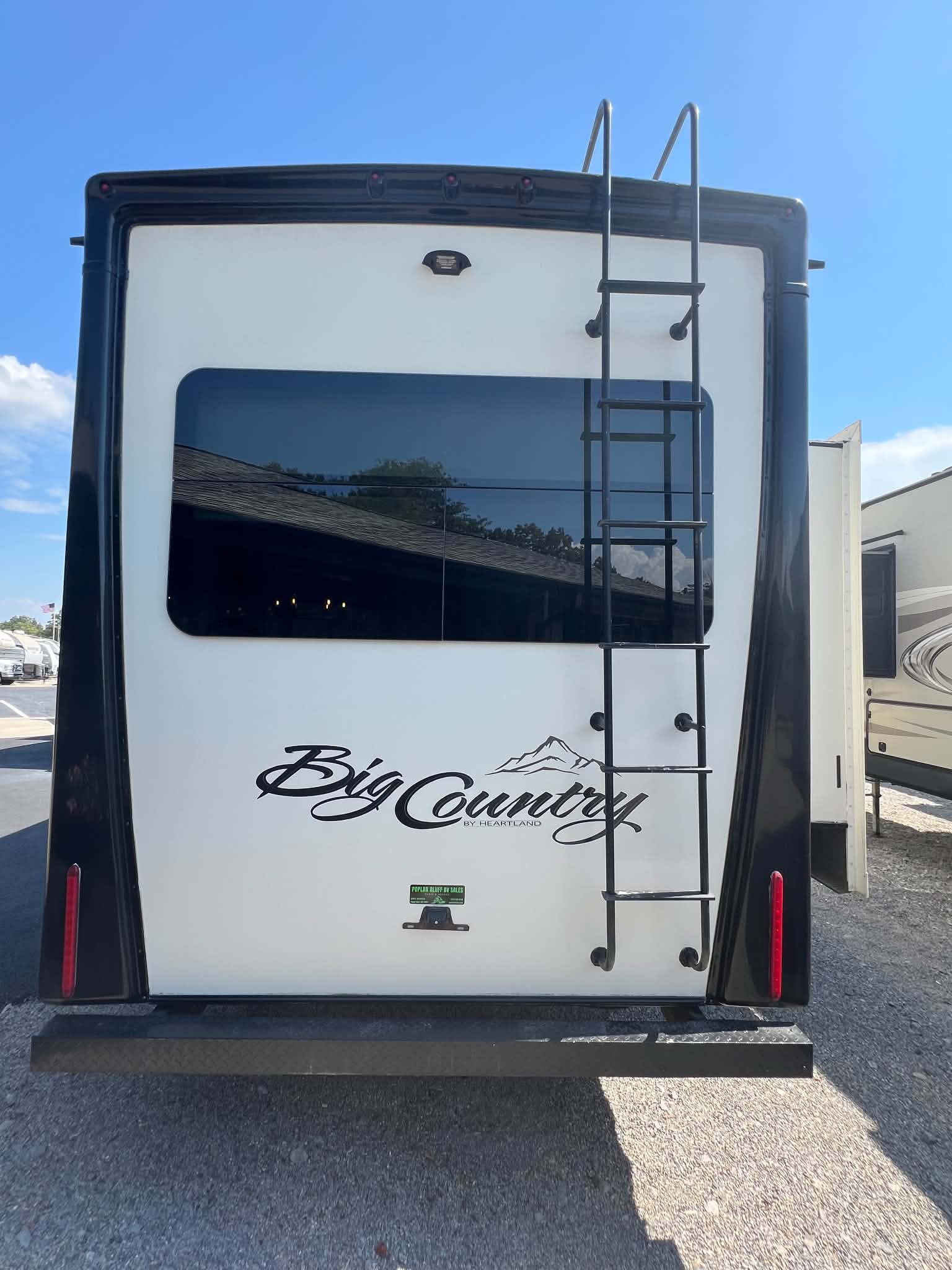 2018 Big Country 5th Wheel Model 3850MB VIN 5995 - Image 3