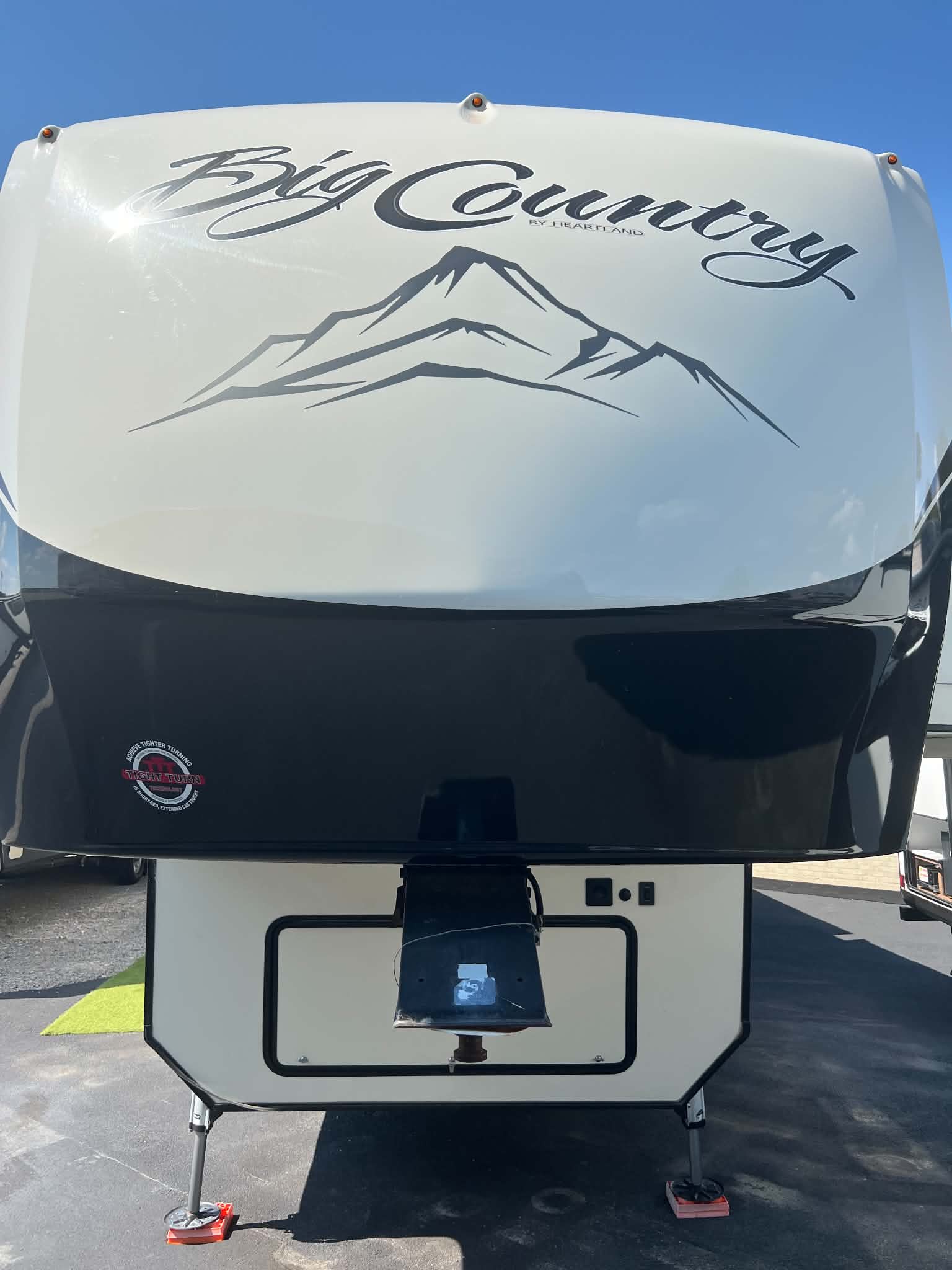2018 Big Country 5th Wheel Model 3850MB VIN 5995 - Image 4