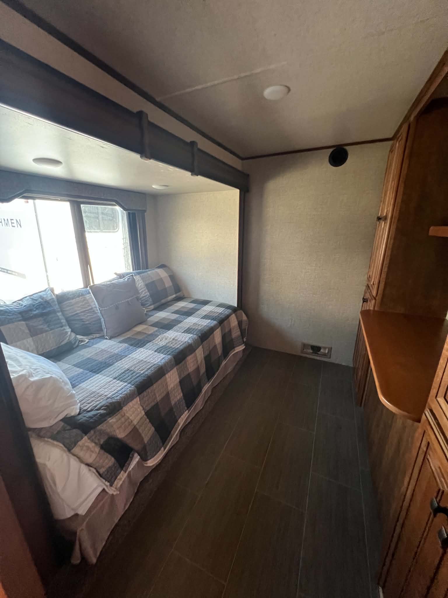 2018 Big Country 5th Wheel Model 3850MB VIN 5995 - Image 16