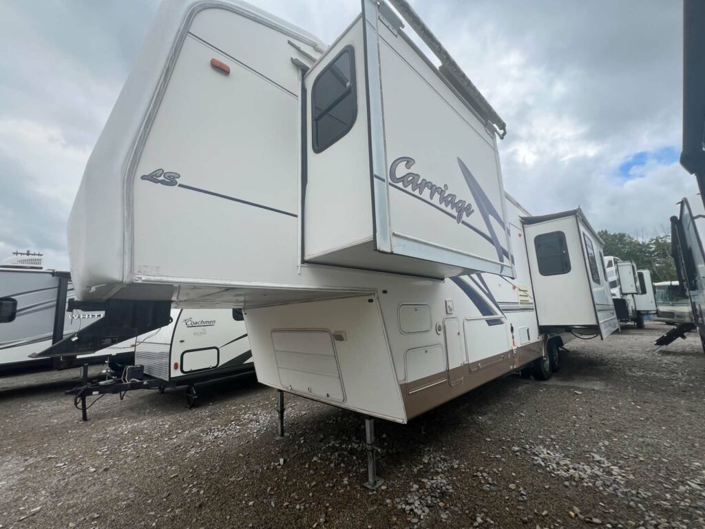 2000 CARRIAGE 5th WHEEL LC 364