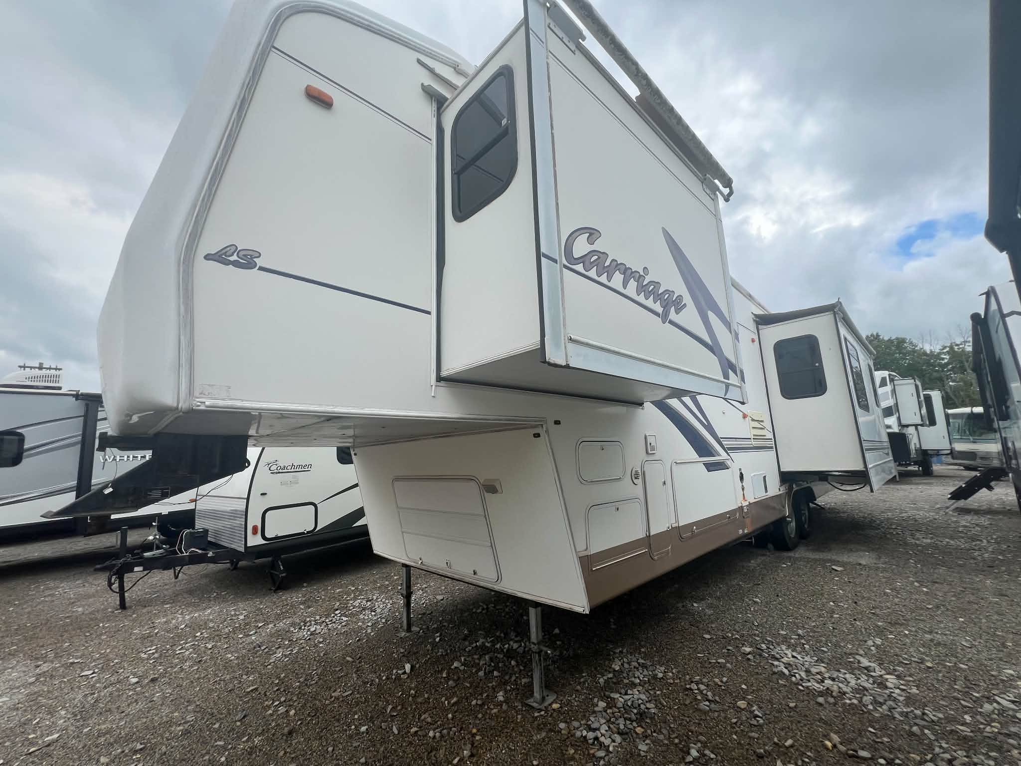 2000 CARRIAGE 5th WHEEL LC 364