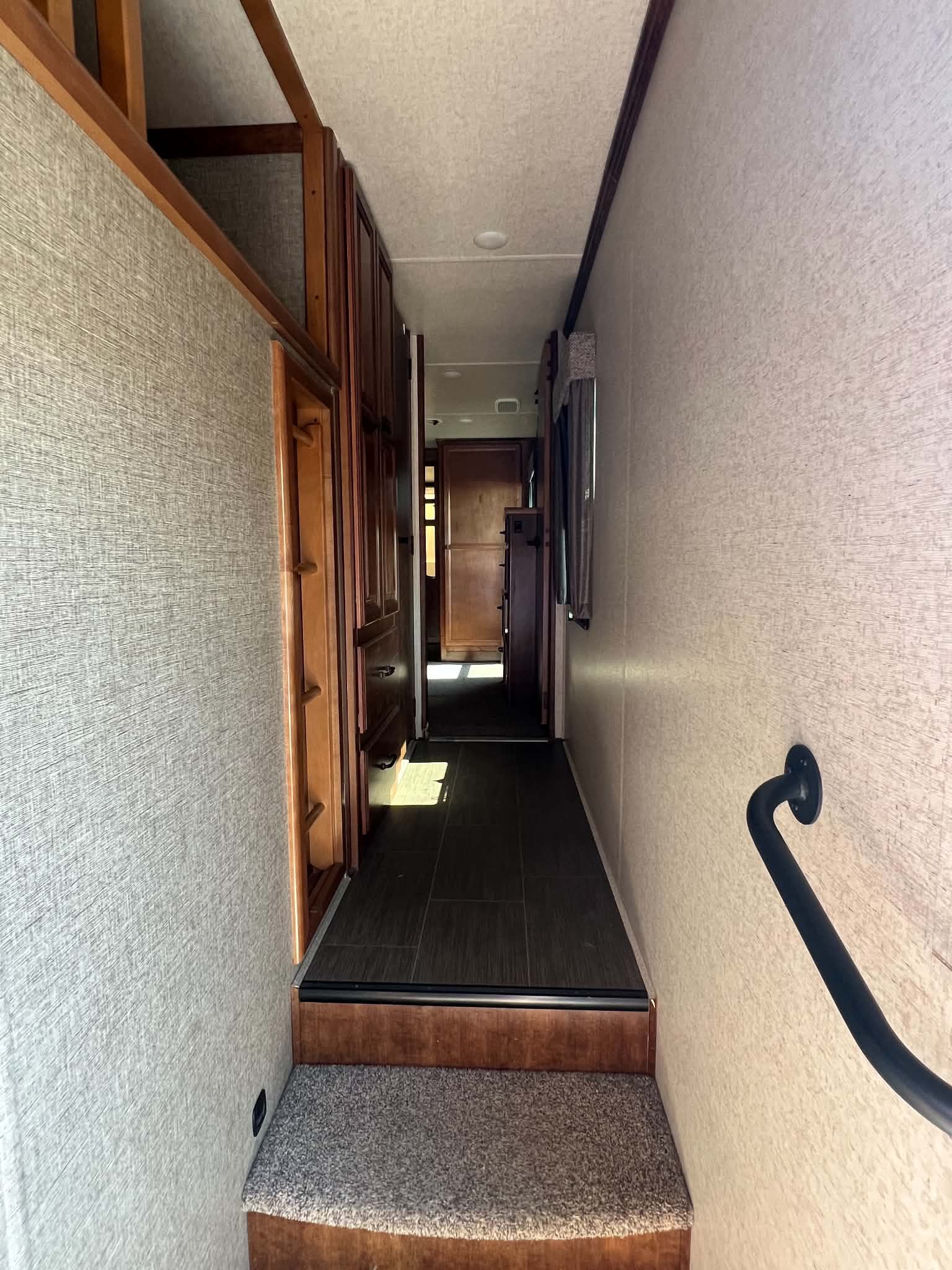 2018 Big Country 5th Wheel Model 3850MB VIN 5995 - Image 20