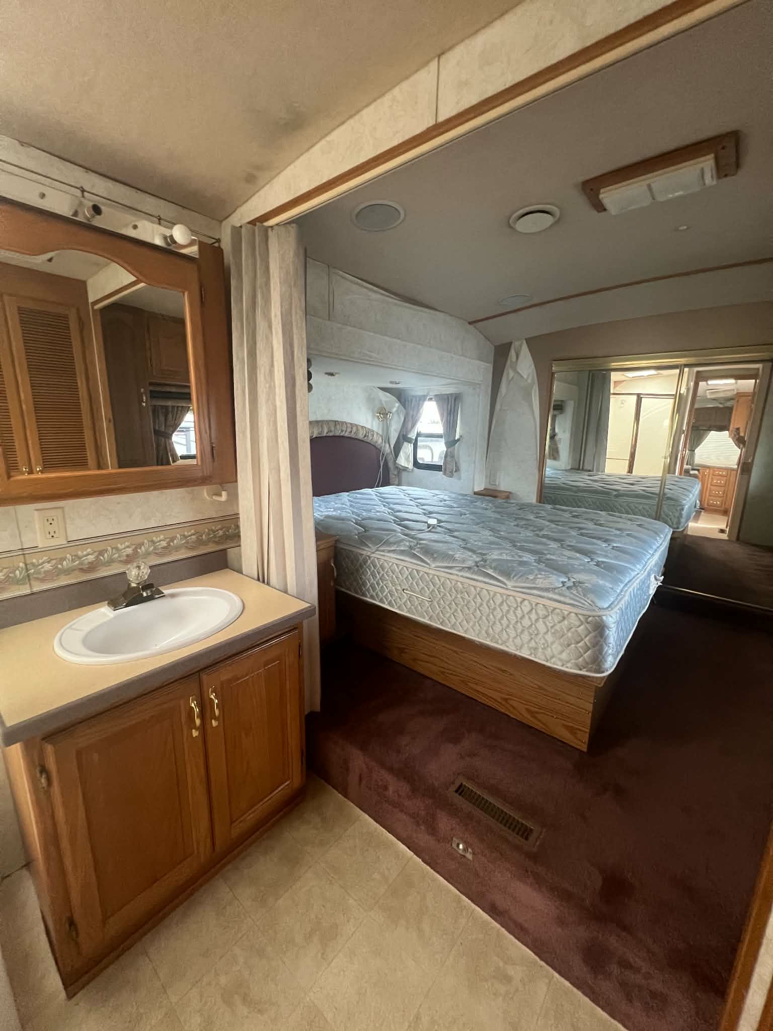 2000 CARRIAGE 5th WHEEL LC 364 - Image 16